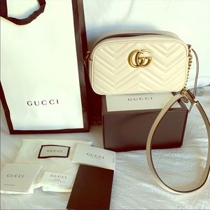 Authentic Gucci small GG Marmont chainshoulder bag
